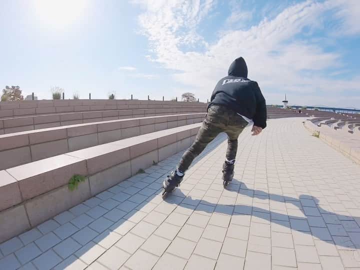安床武士のインスタグラム：「One line☝️ ゴール地点でひと遊び。 天気も良くて最高でした！ 🎥 : @chihiroaki くん、ありがとう！ @usdskates  @lzbn_official  @goodskates_inc  @canamonroad_japan  @papasu1048」