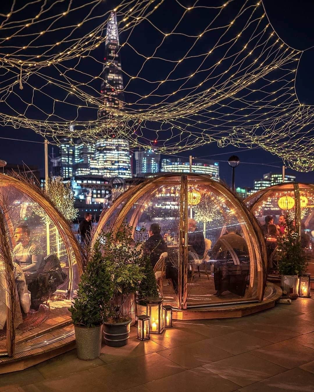 Travel + Leisureさんのインスタグラム写真 - (Travel + LeisureInstagram)「These igloos keep the party alive in the dead of winter at London's @coppaclub ❄️ Tag a friend you want to bring here! 📷@tmnikonian」12月1日 22時41分 - travelandleisure