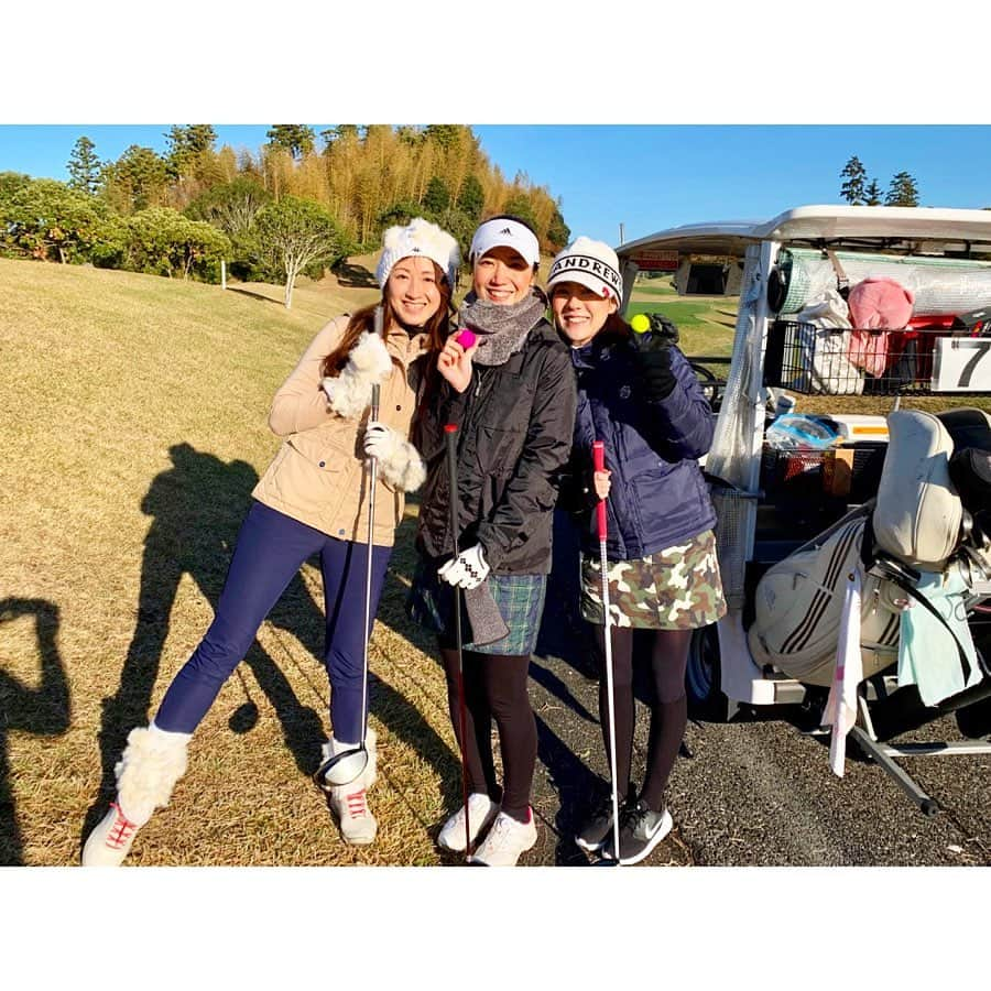 中田奈沙さんのインスタグラム写真 - (中田奈沙Instagram)「Perfect whether for golf⛳️✨ 月一恒例の @akikogt1127 と お父様とのゴルフに @akochop も加わり更に 楽しいラウンド❤️ 天気も最高で寒さも動けば余裕でした😀 今年あと1ラウンドはしたいな☺️ * * #golf #golfing #instagolf #me #friends #fashion #shibayamagolfclub #chiba #pearlygates #jackbunny #standrews #onoff #callaway #nike #instafashion #ootd #ゴルフ #芝山ゴルフ倶楽部 #千葉 #平日ゴルフ #ファッション #中田奈沙 #仲良し #パーリーゲイツ  #ナイキ #ジャックバニー #オノフ #キャロウェイ #セントアンドリュース #コーデ」12月1日 22時42分 - nasa_nakada