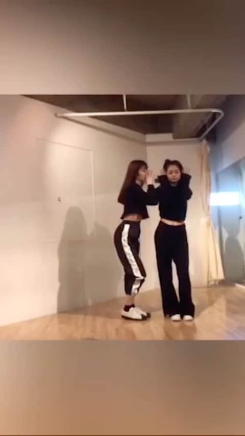 日下部美愛のインスタグラム：「#아이즈원 #IZONE #Rumor #ダンス #dance」