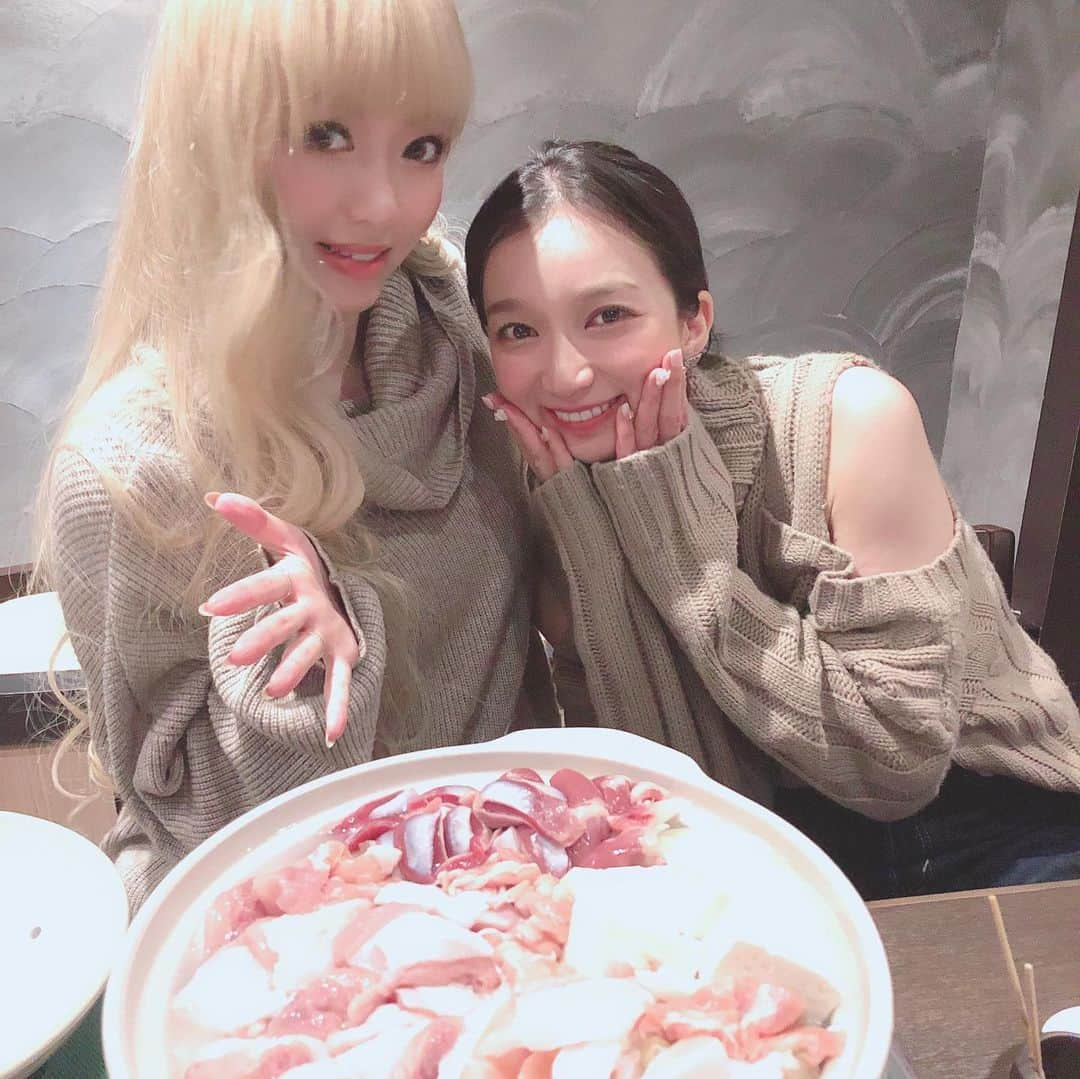 mirayさんのインスタグラム写真 - (mirayInstagram)「この間せりちゃん @serinaofficial と 西麻布の北海道焼き鳥 いっき @hokkaido_yakitori.ikki に行ってきた❤️ 3回目かな？この日もめちゃくちゃ美味しかったぁ〜✨🥰🙏 せりちゃんとの時間大好き❤ こんな可愛綺麗で面白い声してるのに本当に性格も美人で真面目で尊敬してる😭🙏 #北海道焼き鳥いっき #西麻布 #美人が好き #焼き鳥 #鶏鍋」12月1日 22時50分 - miray0705