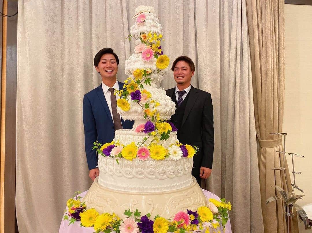 薮田和樹さんのインスタグラム写真 - (薮田和樹Instagram)「. 同期の松の結婚式✨ 素敵な家族の形を見させていただきました(^ ^) いやぁ〜良かった( ´ ▽ ` ) 4枚目はついにストーカーに転身した辻君。」12月1日 23時00分 - kazuki_yabuta