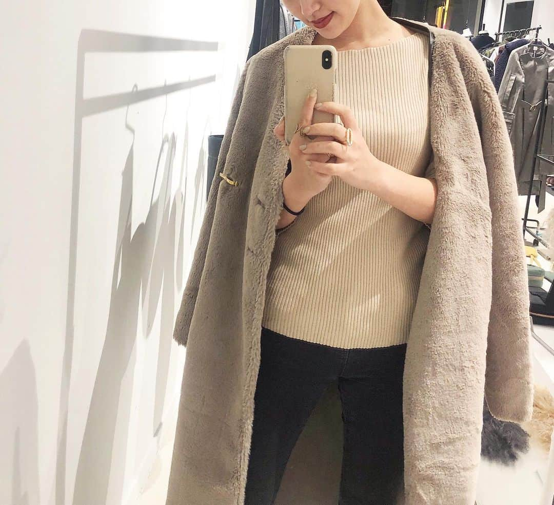 藤原菜摘さんのインスタグラム写真 - (藤原菜摘Instagram)「去年いちばん着たコート🧥❤️ 今年もよろしく🧸 #verofonna #n_code_」12月1日 23時12分 - natsumi_fujiwara