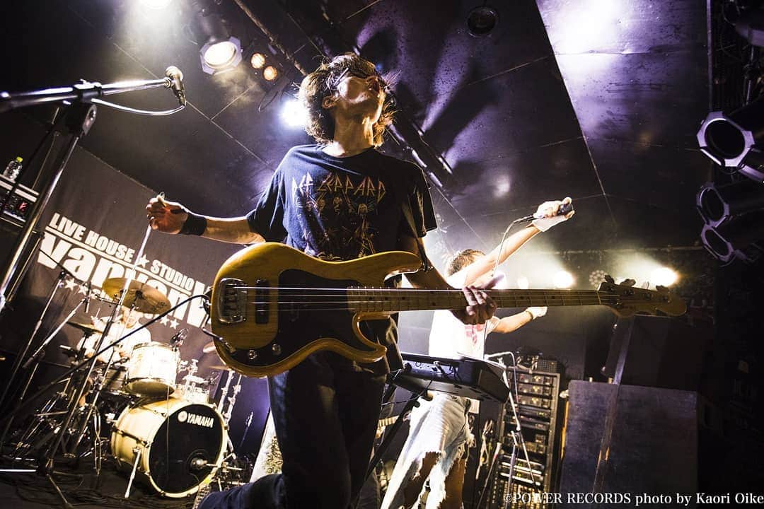 セックスマシーン!!さんのインスタグラム写真 - (セックスマシーン!!Instagram)「2019.12.01(日)セックスマシーン!! リリースTOUR2019「夜を越える」振替公演＠金沢 VANVAN V4  マスミサイルとの2マン！カバーありで最高の夜になりました！  撮影:@oikekaori  #セクマシ!! #セックスマシーン!! #圧倒的な存在感 #世界一長いマイクケーブル #WOW #sexmachine #金沢 #vanvanV4」12月1日 23時27分 - sekumasi_news
