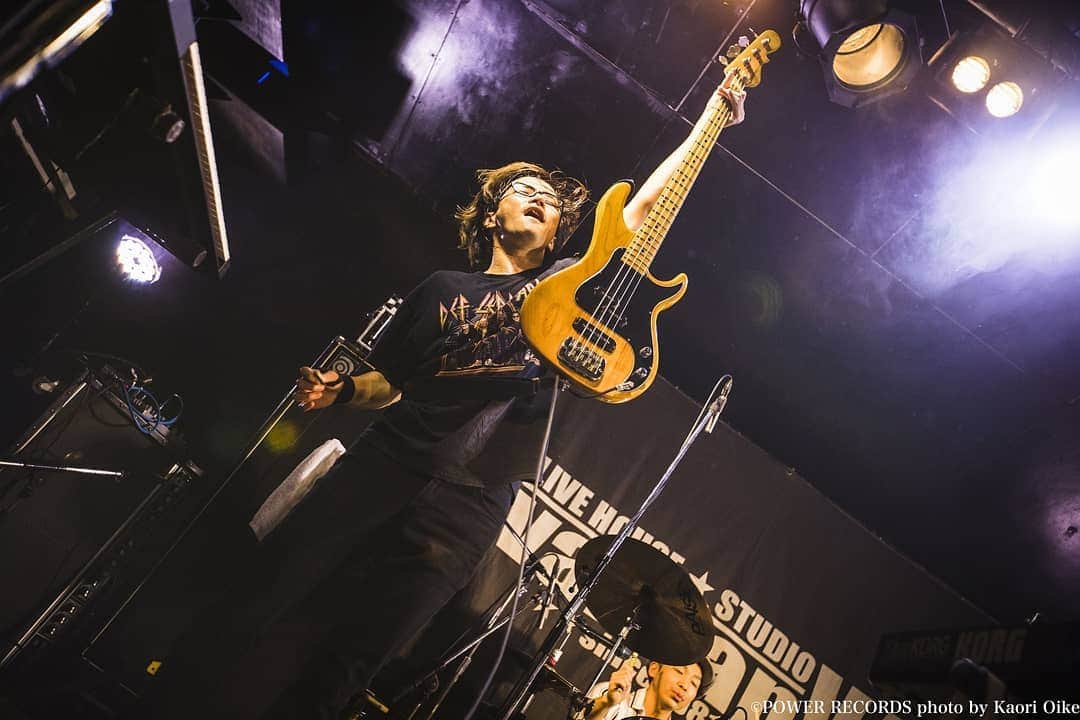 セックスマシーン!!さんのインスタグラム写真 - (セックスマシーン!!Instagram)「2019.12.01(日)セックスマシーン!! リリースTOUR2019「夜を越える」振替公演＠金沢 VANVAN V4  マスミサイルとの2マン！カバーありで最高の夜になりました！  撮影:@oikekaori  #セクマシ!! #セックスマシーン!! #圧倒的な存在感 #世界一長いマイクケーブル #WOW #sexmachine #金沢 #vanvanV4」12月1日 23時27分 - sekumasi_news