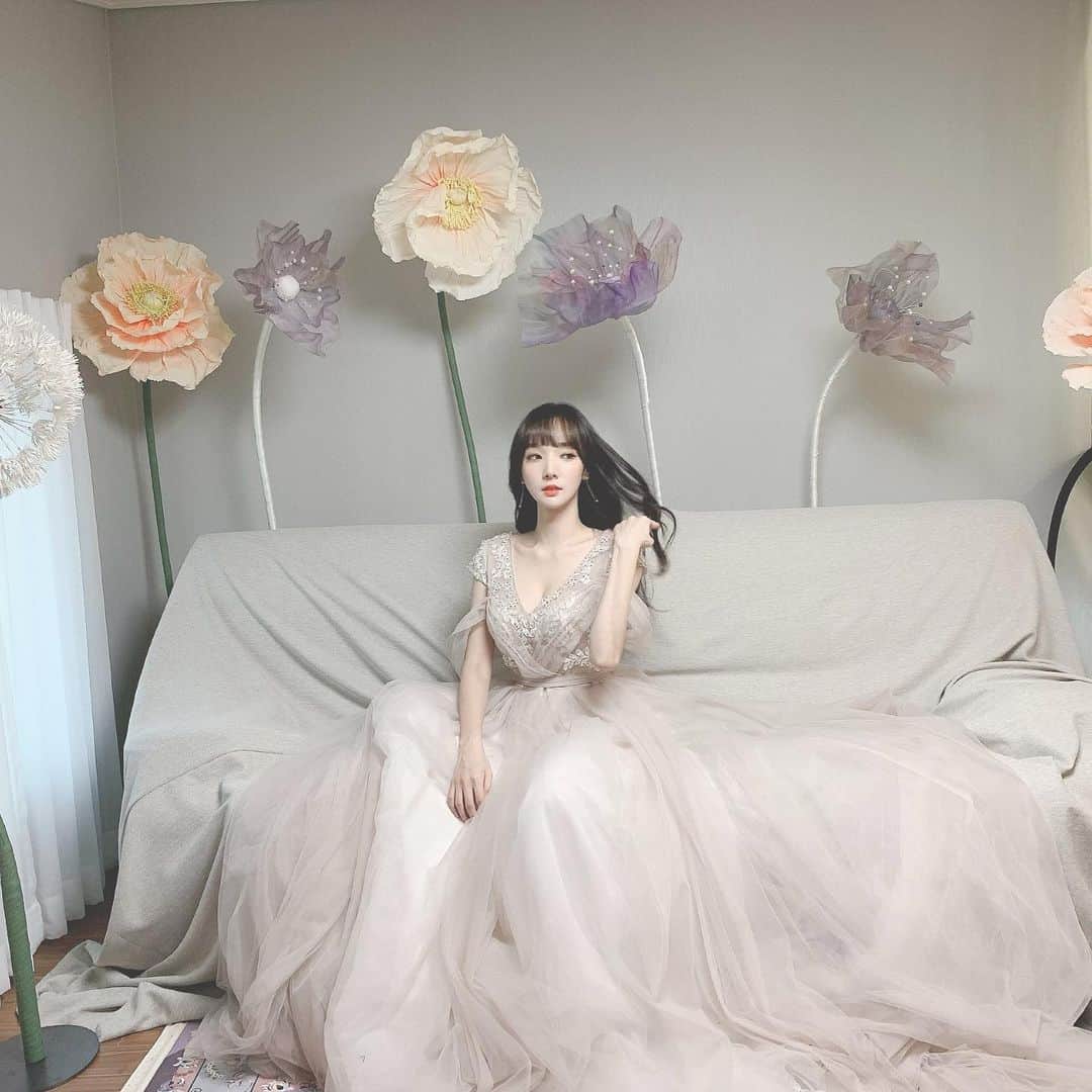 ミンヒ さんのインスタグラム写真 - (ミンヒ Instagram)「드레스 이뿌👸🏻」12月1日 23時32分 - juminhee