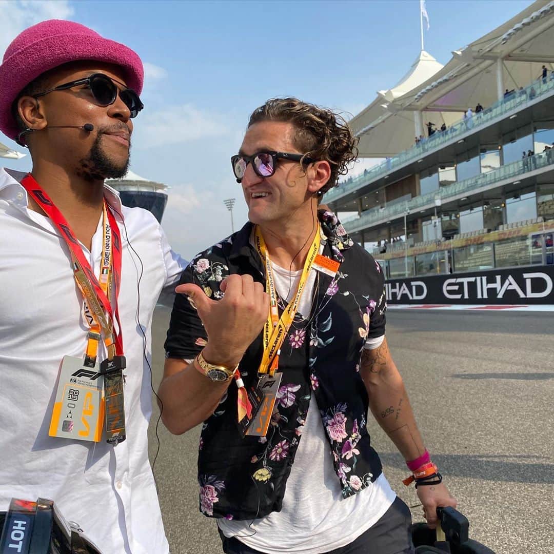 ケイシー・ネイスタットのインスタグラム：「Abu Dhabi Grand Prix w @mmaponyane 🏎 🏎 🏎」