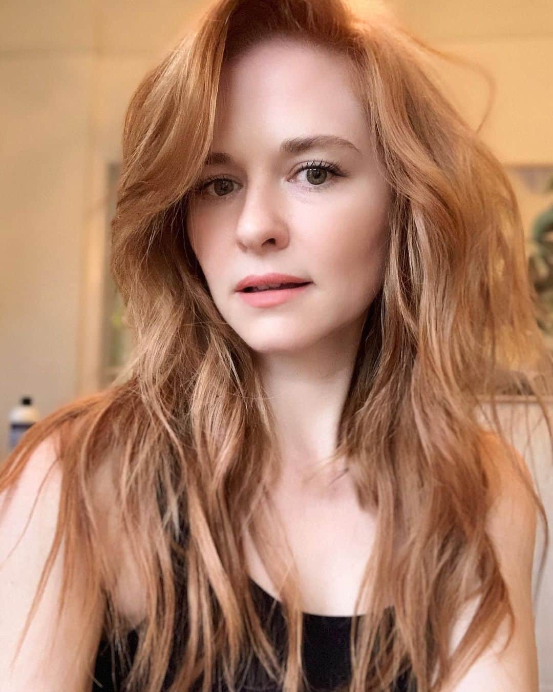 サラ・ドリューさんのインスタグラム写真 - (サラ・ドリューInstagram)「New role, new hair! Thank you @xtinameneses for the fresh color and my new long locks! So excited for the next adventure!! #vienna #backtowork」12月1日 23時44分 - thesarahdrew