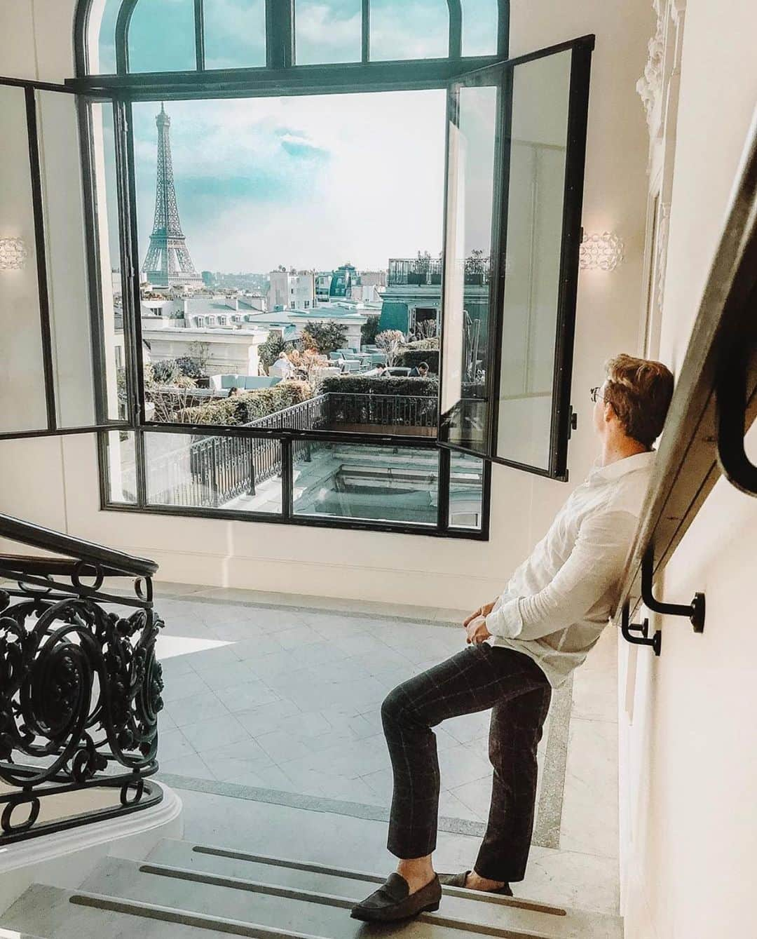 The Peninsula Hotelsさんのインスタグラム写真 - (The Peninsula HotelsInstagram)「We’re loving @mrjhigg’s view of the Eiffel Tower at @thepeninsulaparis. Thanks for sharing! #penmoments ⁣⁣⁣⁣⁣⁣ ⁣⁣⁣⁣⁣⁣ #peninsulahotels #luxuryhotelexperience #luxuryexperience #hotellifestyle #fivestarservice #fivestarhotels #fivestarhotel #peninsulastay #peninsulahotelroom #beautifulhotelrooms #beautifulsuites」12月1日 23時50分 - peninsulahotels