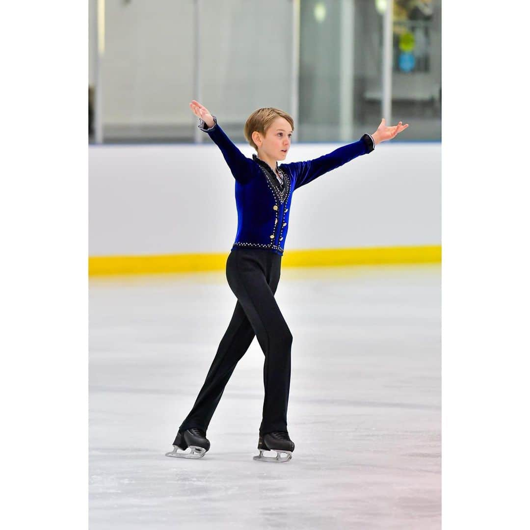 Skate Canadaさんのインスタグラム写真 - (Skate CanadaInstagram)「Pre-novice men final results / Les résultats finaux hommes pré novice: 🥇Grayson Long (ON) 106.25 🥈Anthony Paradis (QC) 101.51 🥉Noah Lim (ON) 84.84 #Challenge20 #Défi20 #CreatingHistory #CréerlHistoire 📷 @danielleearlphotography」12月1日 23時52分 - skate_canada