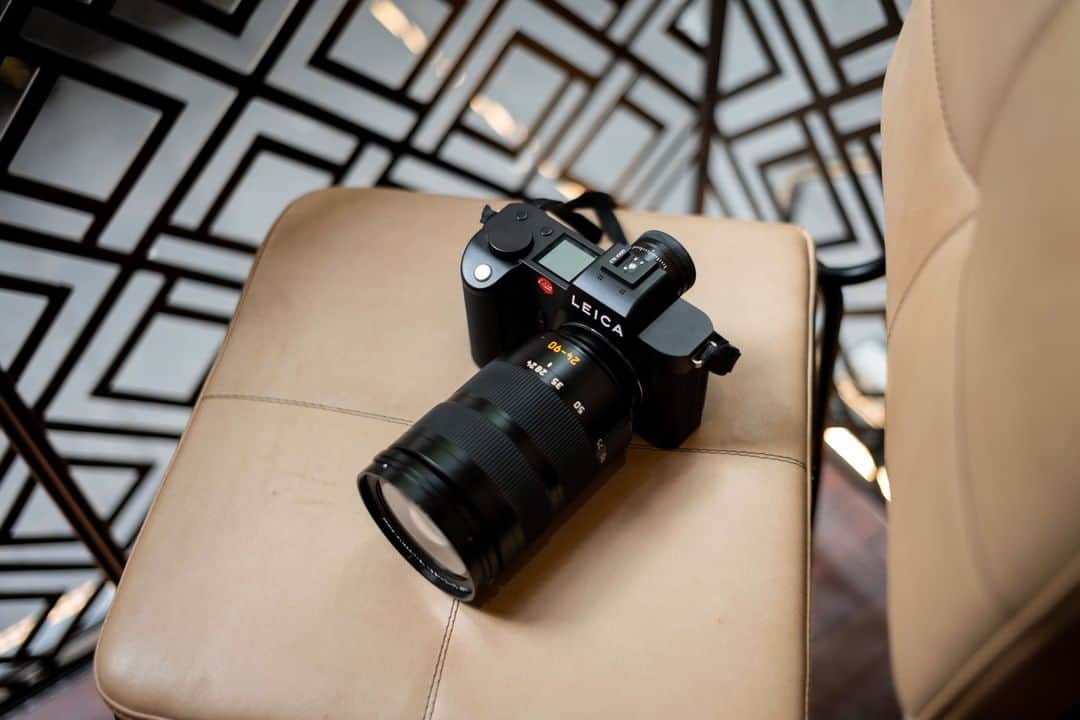 ライカさんのインスタグラム写真 - (ライカInstagram)「Photography is about choices. Explore the feedback from international photographers, who already were able to experience our new milestone, the #LeicaSL2. Follow the link in our bio.  #Leica #LeicaCamera #📷🔴 #itsyourchoice」12月2日 0時00分 - leica_camera