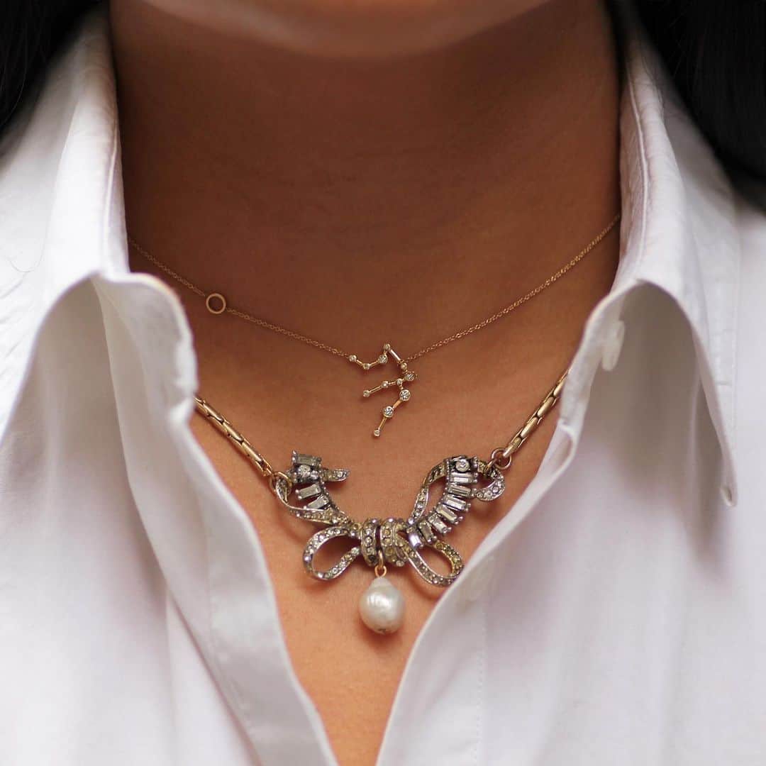 ルル フロストのインスタグラム：「Our Black Friday weekend-long sale is a very good reason to add your own name to your gift list this year. Shop up to 30% off sitewide via link in bio + special flat rate ground shipping through tonight. #lulufrost」
