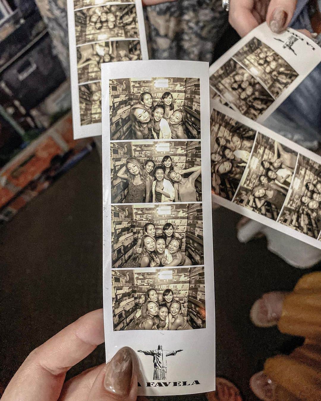 のインスタグラム：「📍La Favela La Favelのプリクラ🎞 Bali来たら夜はここ🕯 ㅤ #moonlitの社員旅行」