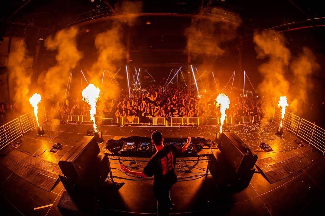 R3habさんのインスタグラム写真 - (R3habInstagram)「New York thank you for an incredible show 🔥🔥 ⁣ ⁣ #SOLDOUT #NEWYORKNEEDSR3HAB」12月2日 1時01分 - r3hab