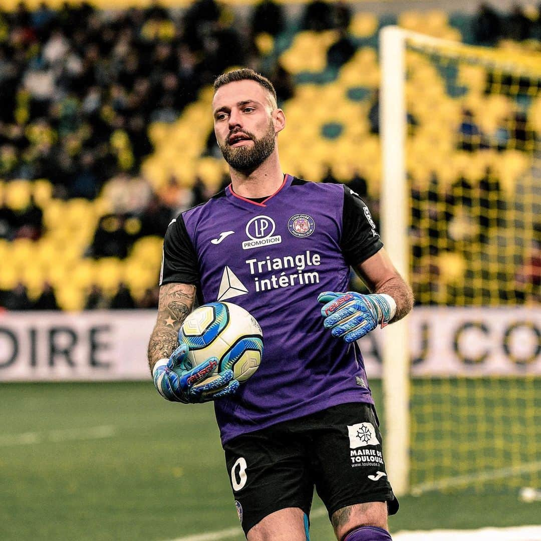 リーグ・アンさんのインスタグラム写真 - (リーグ・アンInstagram)「À 3 jours de son déplacement au Parc des Princes, le @fcnantes se relance en s’imposant face au @toulousefc (2-1) 💪🐤 ▫️ ▫️ #FCNTFC #ligue1conforama #nantes #toulouse #fcnantes #igersnantes #toulousefc #nantespassion #nantescity #footballsunday」12月2日 1時27分 - ligue1ubereats