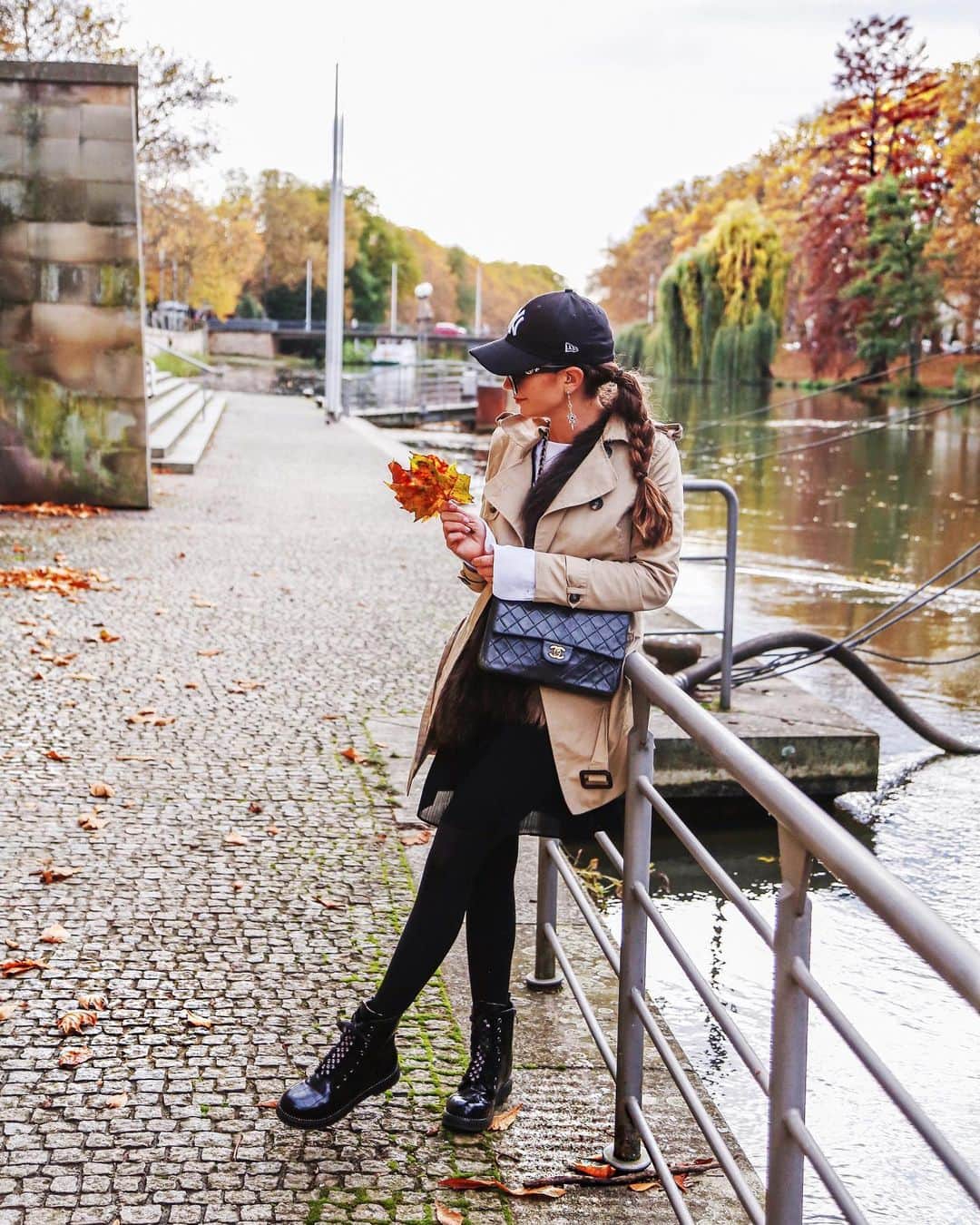 Anniのインスタグラム：「Last days of fall 🍁🍂❤️✨ // {see more pics on my Blog}——————————————————————————— • • • • •  #outfit #fashion #fashionblogger #ootd  #shopbop #fashionblogger_de #blogger #inspiration #inspo #girl #me #look #ig #kissinfashion #americanstyle #stuttgart #liketkit #love #germany #naturelover #heilbronn」