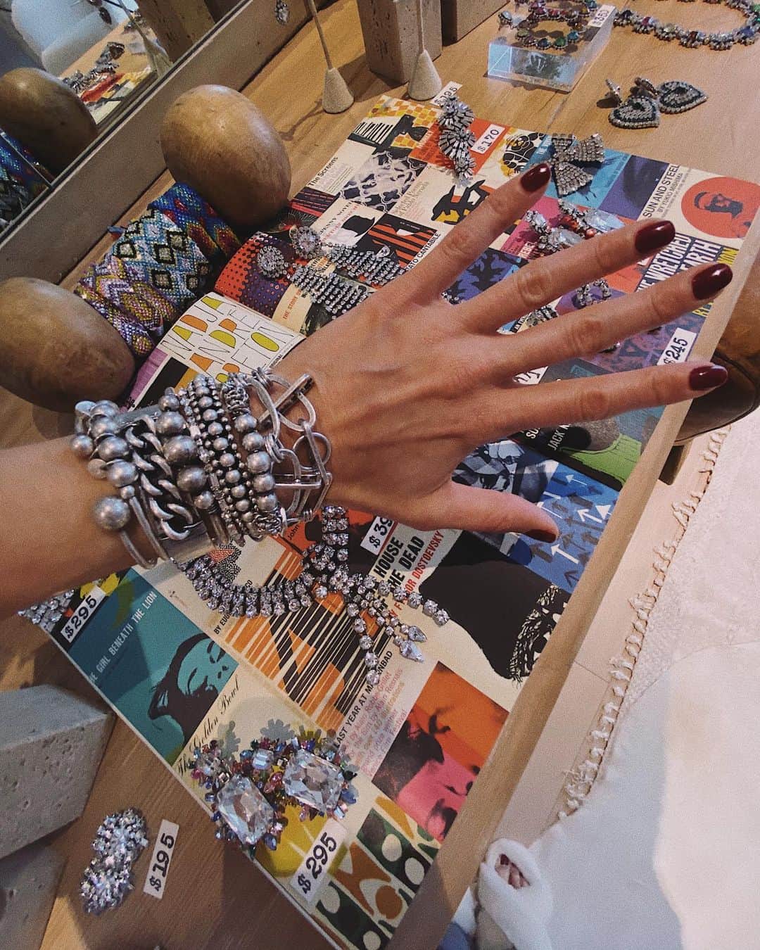 ダニジョーのインスタグラム：「Can’t decide? You can always fall back on More is More 💅 Last day to use code THANKFUL30 ✨ #armparty #bling #crystals #silver #jewelry」