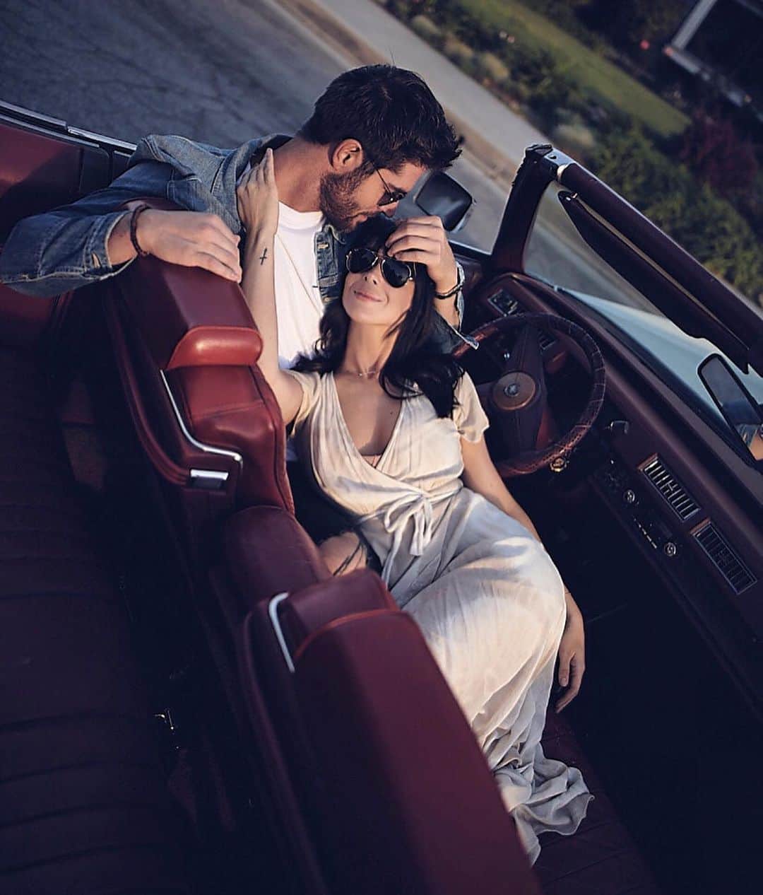 ニック・ベイトマンのインスタグラム：「Happy Birthday my beautiful and crazy wife, couldn’t imagine life without you ❤️」