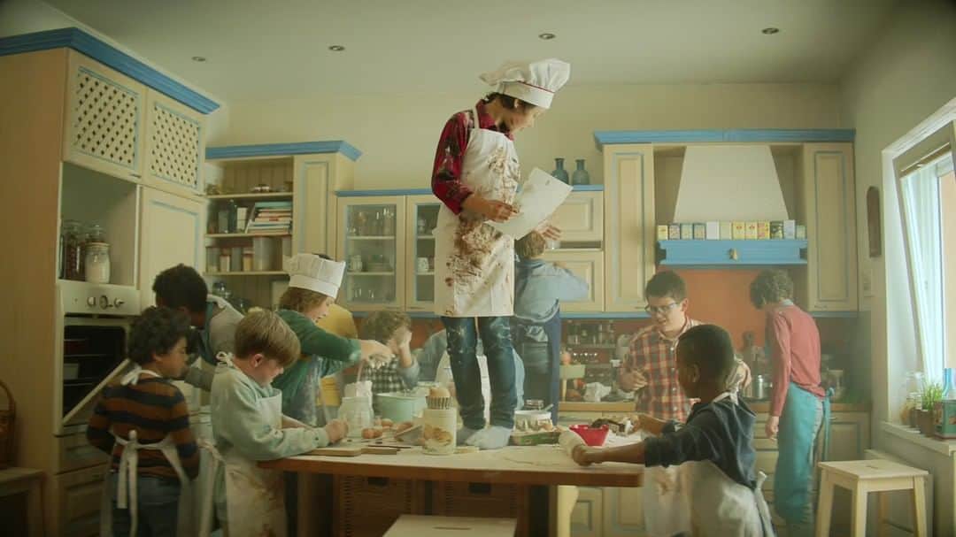HP（ヒューレット・パッカード）のインスタグラム：「65% say the worst thing about the holidays is the time spent on screens. Enjoy your Holiday the real way with over 250 hours of printable activities.」