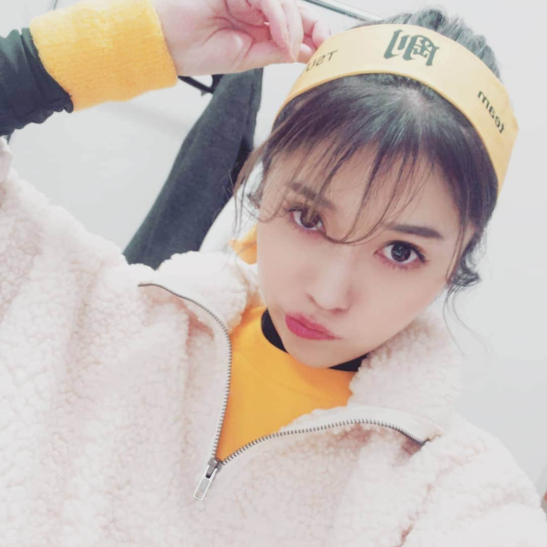 Pileさんのインスタグラム写真 - (PileInstagram)「. 軽くて暖かくて大活躍💛 お仕事でも大活躍💛 @j023.official  ボア素材のトップスー☺️‼️ #j023 #j023コーデ」12月2日 3時13分 - pi_channnn52