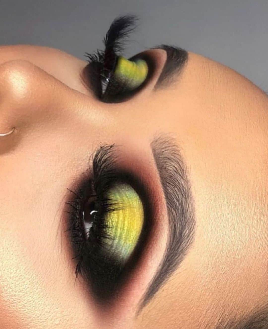 Makeup Addiction Cosmeticsさんのインスタグラム写真 - (Makeup Addiction CosmeticsInstagram)「@sheslayzmakeup smoking it out with our Sinful eyes palette 🎨 it’s now £14 from £35 😱😱😱😱 Who loves a smokey eye? #makeupaddictioncosmetics #makeupaddiction beautygram #instamakeup #maquillaje #makeupobsessed」12月2日 3時22分 - makeupaddictioncosmetics