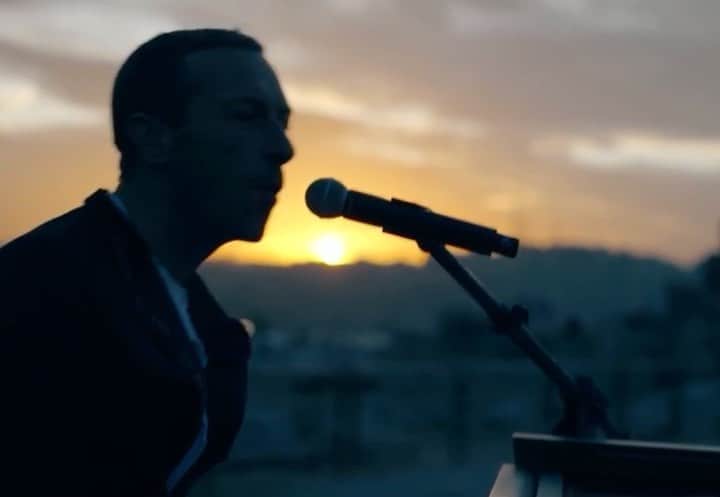 Coldplayのインスタグラム：「Trouble In Town (Live In Jordan) Watch the full song on YouTube! 🌙☀️」