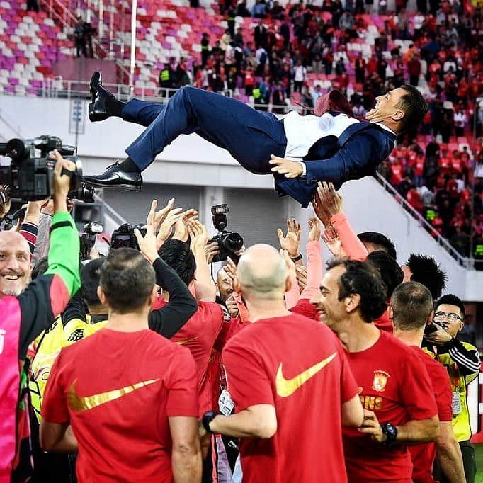 ファビオ・カンナヴァーロさんのインスタグラム写真 - (ファビオ・カンナヴァーロInstagram)「Photogallery 📷 Champion of 2019 CSL 🏆 Guangzhou Evergrande vs Shanghai Shenhua 3-0 #guangzhou #evergrande #shanghai #shenhua #china #CSL #2019 #CSL2019 #superleague  #nevergiveup (staff)」12月2日 4時27分 - fabiocannavaroofficial