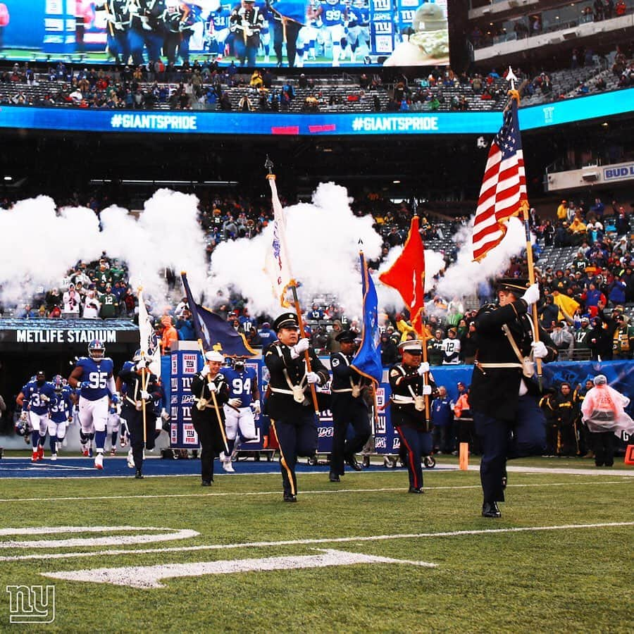 New York Giantsさんのインスタグラム写真 - (New York GiantsInstagram)「Thank you for your service 🇺🇸 #SaluteToService」12月2日 4時29分 - nygiants