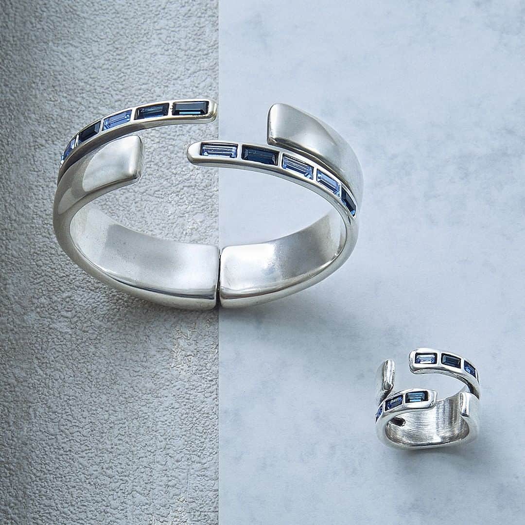 ウノデシンクエンタさんのインスタグラム写真 - (ウノデシンクエンタInstagram)「This elegant, yet minimal, bracelet and ring is all you need to elevate any look. #JapanCollection #UNOde50  Este elegante brazalete y anillo, de inspiración minimalista, son todo lo que necesitas para elevar cualquiera de tus looks. #ColecciónJapan #UNOde50」12月2日 4時30分 - unode50