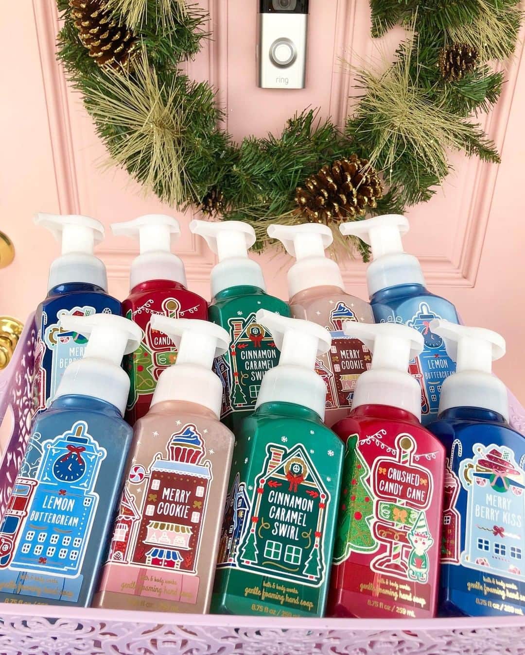 Bath & Body Worksさんのインスタグラム写真 - (Bath & Body WorksInstagram)「Leave a 💁‍♀️ if you were able to check ✔️ so many gifts 🎁 off your list this weekend! PS: There are TONS of deals in stores right now for the FINAL DAY of our Big Weekend Event...what are you waiting for?! Get to the mall to HAUL! 😍🙌」12月2日 5時00分 - bathandbodyworks
