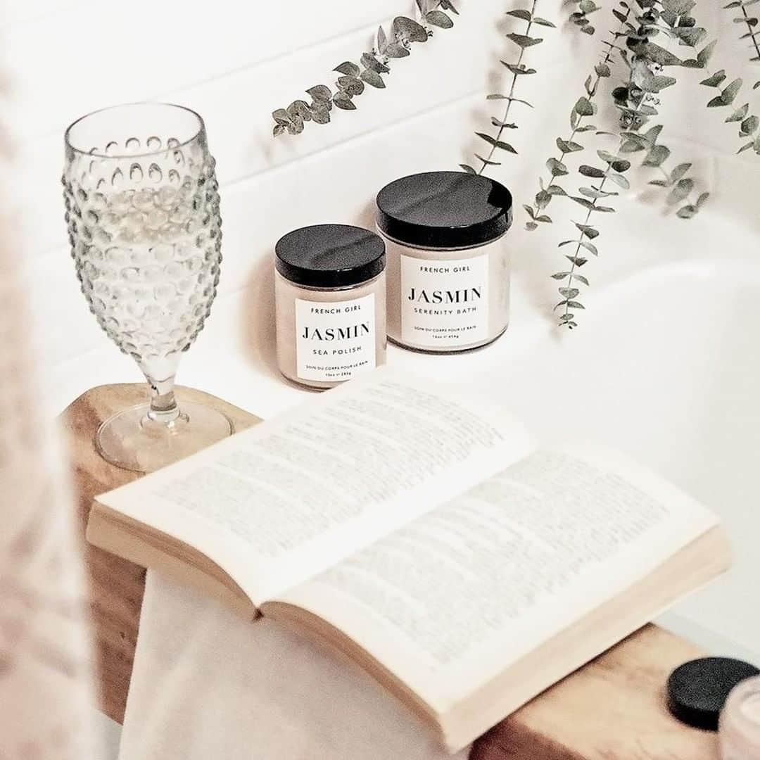 FRENCH GIRLさんのインスタグラム写真 - (FRENCH GIRLInstagram)「This #SelfCareSunday, treat yourself to 30% off your favorite FRENCH GIRL products and carve out some time to indulge in well-deserved self-care. ⁠ ⁠.⁠ .⁠ .⁠ #selfcarematters #treatyourself #gifting ⁠ ⁠#greatgifts #shopsustainable #cyberweekend #femaleowned #greenskincare #nontoxicbeauty #slowliving  #ecofriendlygifts #gifting #soindesoi #glowlikeafrenchgirl⁠ #skintelligence #fallbeauty #ethicalbrand #artisanbeauty #ecobeauty #ecoluxe #frenchgirlbeauty #cleanbeautyrevolution #veganskincare #plantpowered #ethicalbrand #sustainableluxury #frenchgirlorganics」12月2日 5時00分 - frenchgirlorganics