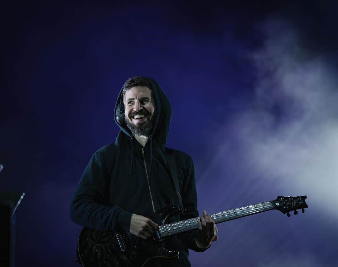 リンキン・パークのインスタグラム：「Wishing @braddelson a very happy birthday.」