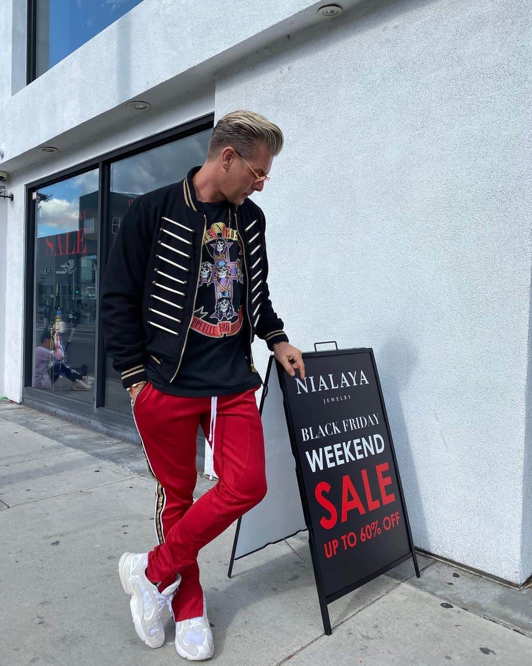 のインスタグラム：「LAST HOURS: 25% OFF storewide and up to 70% OFF select items, on NIALAYA.COM and in our Los Angeles store 🙏 #Nialaya #SALE」