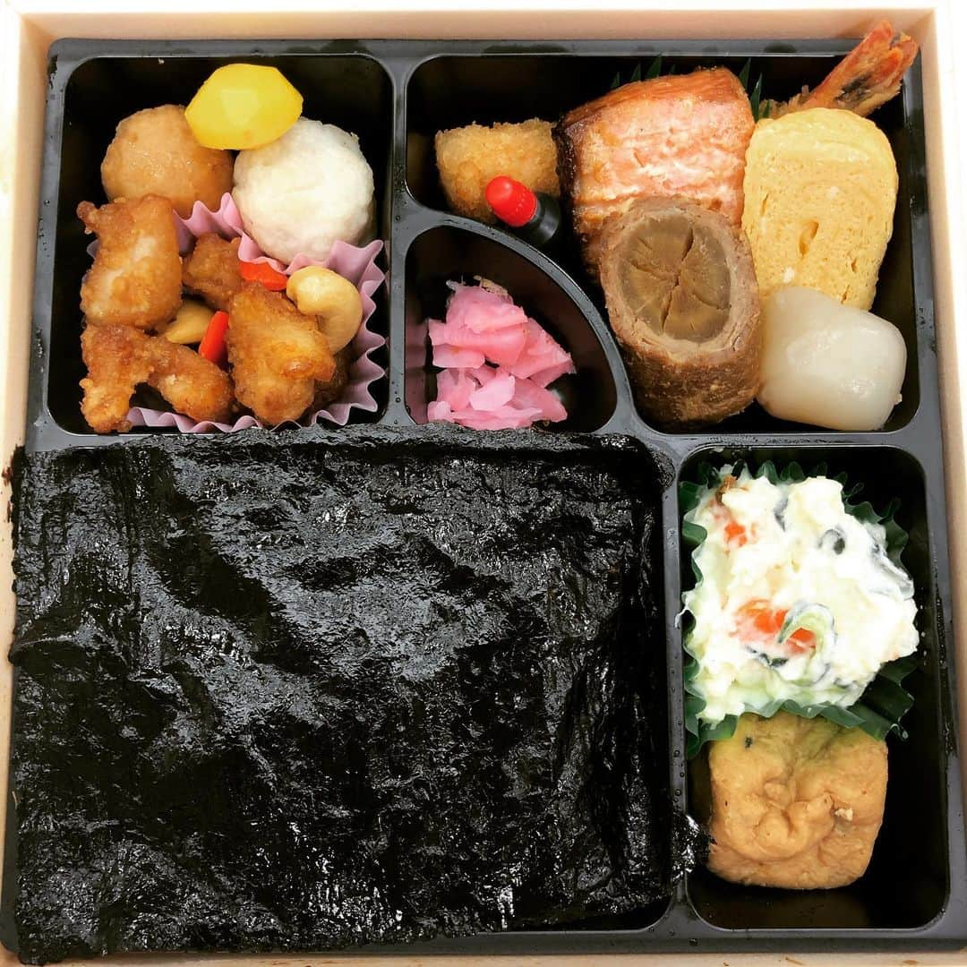 バカリズムさんのインスタグラム写真 - (バカリズムInstagram)「ジョブチューン飯」12月2日 16時49分 - bakarhythm