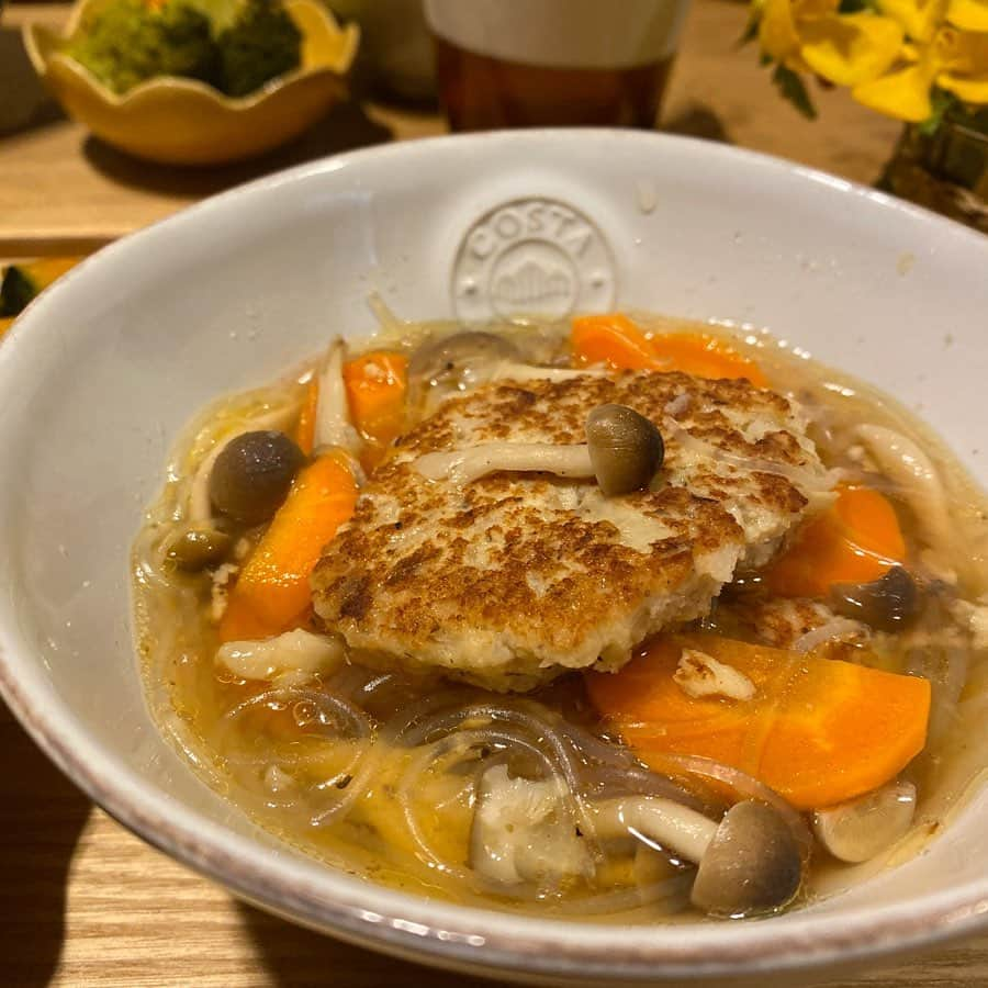 クロさんのインスタグラム写真 - (クロInstagram)「いつかの晩御飯👩🏽‍🍳✨﻿ サバの味噌煮缶で炊き込みご飯を🥫﻿ お久しぶりのご飯投稿。 レンジレシピにはまり、毎度同じようなもの食べてたり、載せられるようなモノ作ってなかった、、 この料理熱、波あるのほんと勘弁🤦🏽‍♀️🤦🏽‍♀️ ﻿ 詳しくはブログに書きました✍🏽✍🏽﻿ ﻿  ##簡単レシピ #レシピ #電子レンジご飯 #yummy #yum #delistagrammer #homecooking #tokyo #japanesefood #foodporm #instafood #foodstagram #クロリサ的自炊 #おうちご飯 #クッキングラム #ご飯作り修行中 #新米主婦 #晩ごはん #instagood #instalike #tokyo #可愛い #大好き #お家ご飯﻿ ﻿」12月2日 16時46分 - kuro_risa