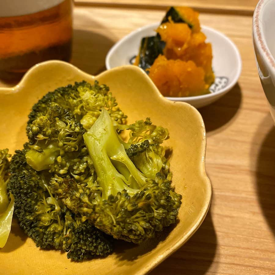 クロさんのインスタグラム写真 - (クロInstagram)「いつかの晩御飯👩🏽‍🍳✨﻿ サバの味噌煮缶で炊き込みご飯を🥫﻿ お久しぶりのご飯投稿。 レンジレシピにはまり、毎度同じようなもの食べてたり、載せられるようなモノ作ってなかった、、 この料理熱、波あるのほんと勘弁🤦🏽‍♀️🤦🏽‍♀️ ﻿ 詳しくはブログに書きました✍🏽✍🏽﻿ ﻿  ##簡単レシピ #レシピ #電子レンジご飯 #yummy #yum #delistagrammer #homecooking #tokyo #japanesefood #foodporm #instafood #foodstagram #クロリサ的自炊 #おうちご飯 #クッキングラム #ご飯作り修行中 #新米主婦 #晩ごはん #instagood #instalike #tokyo #可愛い #大好き #お家ご飯﻿ ﻿」12月2日 16時46分 - kuro_risa