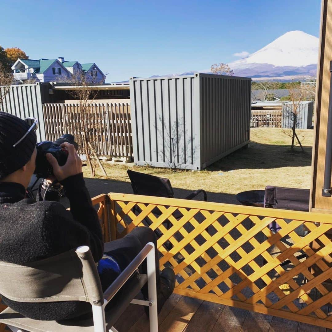 竹内択さんのインスタグラム写真 - (竹内択Instagram)「Got power🗻Mt.Fuji and my family👨‍👩‍👦‍👦 遠征前に家族でゆったりと。#mtfuji #fujisan #nikon #loewe #aandg #footthecoacher #oakley #chromehearts teamtaku #tt #skijumping #チームtaku #チームタク #スキージャンプ #takutakeuchi #竹内」12月2日 15時44分 - taqtakeuchi