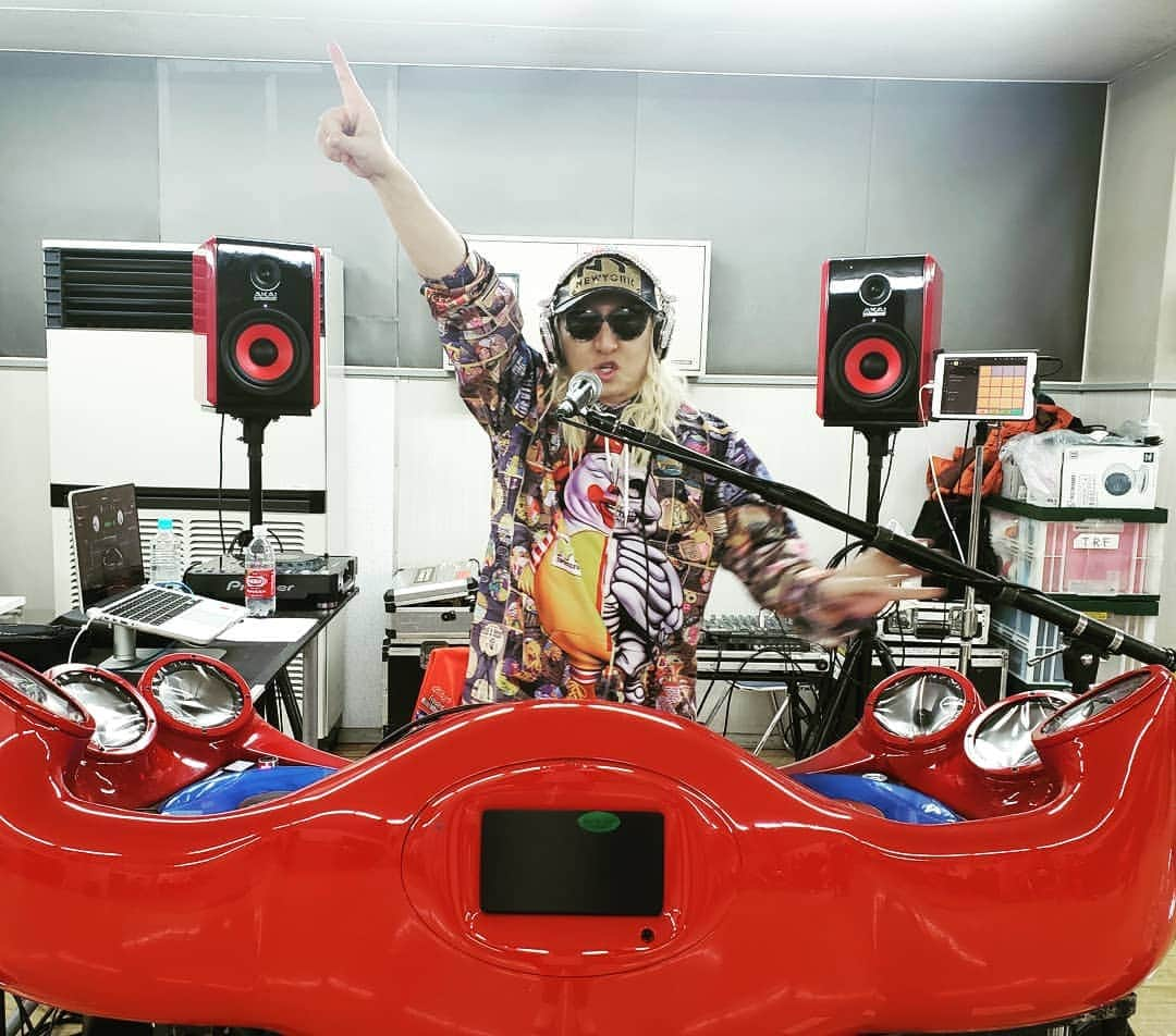 DJ KOOさんのインスタグラム写真 - (DJ KOOInstagram)「TRF クリスマスディナーショーリハーサルいい感じです！！Hi-Plex DJ Boothも健在！！ 12.8(日) 滋賀県 #ロイヤルオークホテル スパ＆ガーデンズ！！超お楽しみに！！ #TRF #ディナーショー #DJKOO」12月2日 16時08分 - dj_koo1019