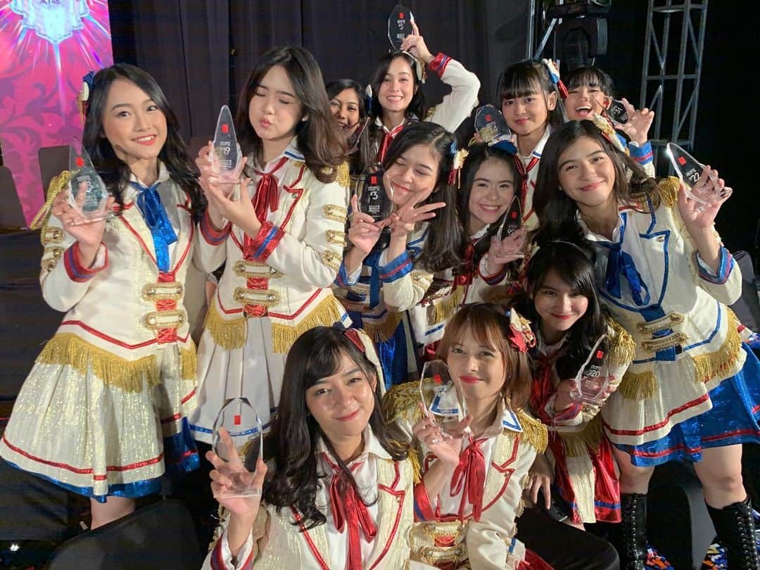ロナ・アングラエニのインスタグラム：「❤️❤️❤️❤️」