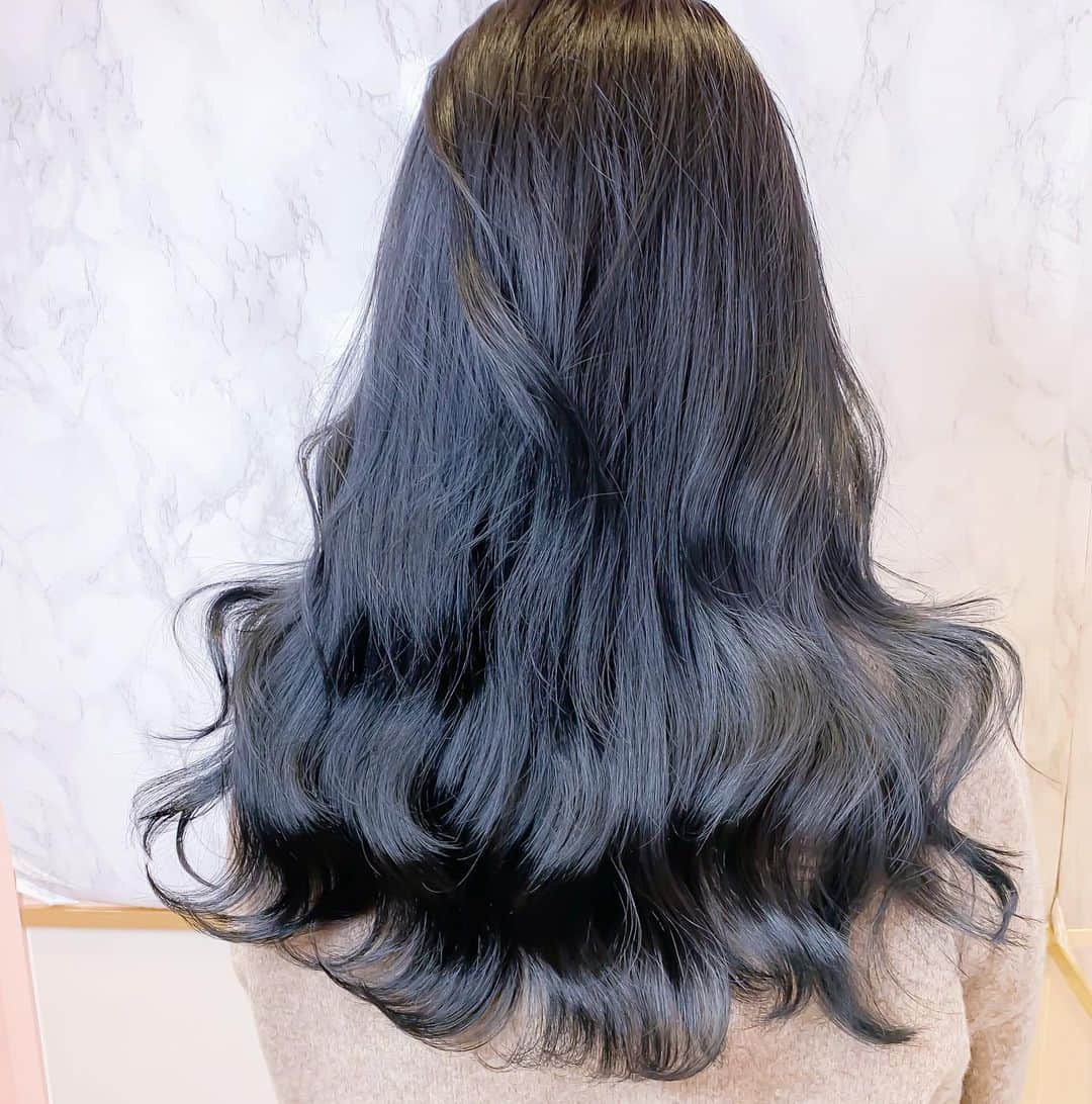 原涼香のインスタグラム：「白肌プレミアムオルチャンカラー🇰🇷✨ 『 Blue gray 💙💙 』 ブルー具合は調整可能です♡ お肌がかなり白く見えるカラー💓 ㅤㅤㅤㅤㅤㅤㅤㅤㅤㅤㅤㅤㅤ」