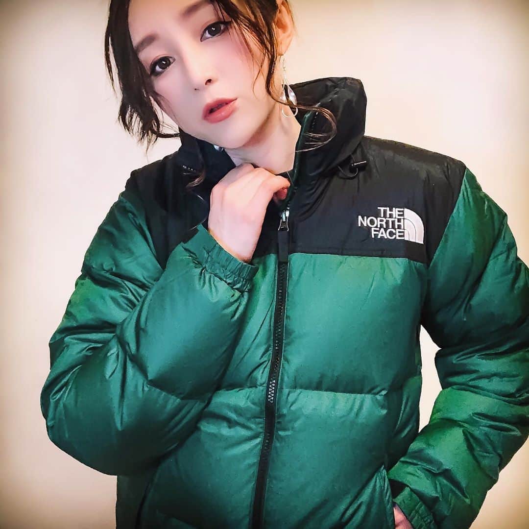 のインスタグラム：「今日も寒いですね😹☔️ #thenorthface #ノースフェイス #ダウンジャケット #ヌプシ #ootd」