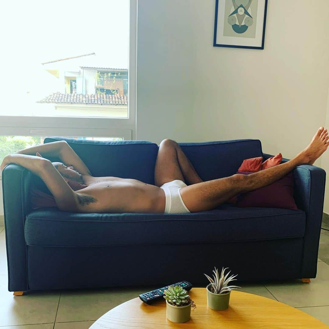 アンソニー・ラモスのインスタグラム：「Si siesta」