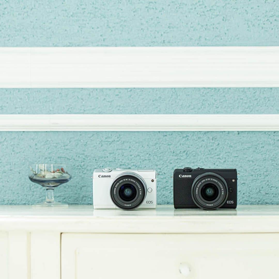 LIFE with CAMERAさんのインスタグラム写真 - (LIFE with CAMERAInstagram)「EOS M200は、片手でもラクラク扱えるスリムボディーのミラーレス。 . こんなに小さいのに、充実機能で写真も動画もおまかせ😎 もちろんスマホ連携も快適📲 . デイリーユースにおすすめカメラです！ . 詳細はプロフィールURLをチェックしてくださいね💁‍♀️✨ . #EOSM200スタイル #UpdateMyStyle #らしさにであう #らしさがひろがる #LIFEwithCAMERA #LIFE_with_CAMERA #カメラのある生活 #Canon #キヤノン #EOS #EOSM #EOS_M #EOSM200 #EOS_M200」12月2日 9時15分 - canon_eosm