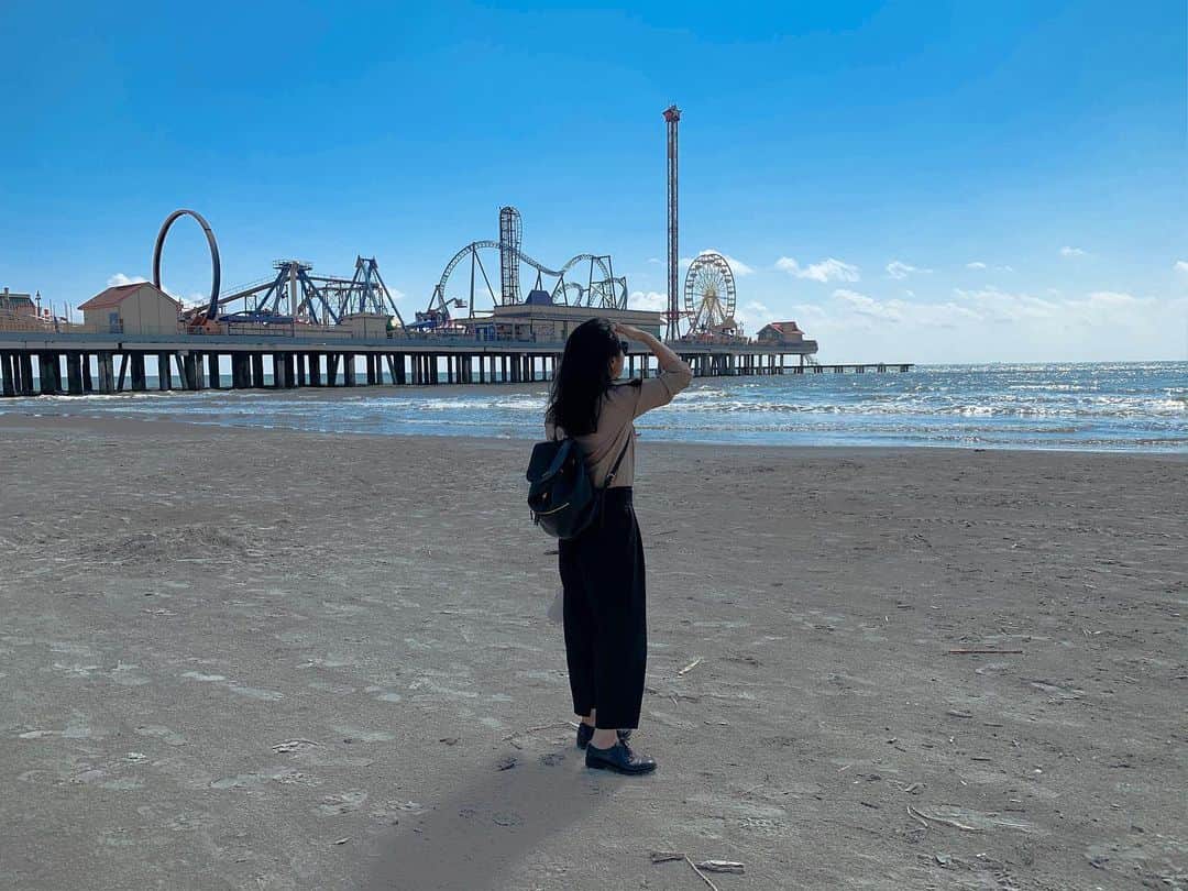 Narumi Shikiyaさんのインスタグラム写真 - (Narumi ShikiyaInstagram)「もう12月です。2019年も終わりますね🌒 #新しい動画出ました💡 #今年も昨年同様 #ブラックフライデー#blackfriday #sales #ちなみにバナリパのスーツ買いました💫」12月2日 9時36分 - naru_chan_official