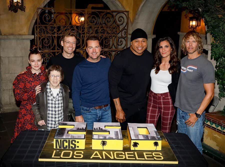 LL・クール・Jさんのインスタグラム写真 - (LL・クール・JInstagram)「Tonight we air the 250th episode of #NCISLA!!! Grateful is an understatement. It’s our 11th season!! We couldn’t have done it without you!!! Proof that Dreams don’t have deadlines!! 💪🏾💪🏾💪🏾 What better way to celebrate this milestone than having the episode written and directed by our very own @EricCOlsen !!!!! “Mother” Ep. 250 airs tonight on @CBSTV 9:30/8:30c 🔥🔥🔥🔥 Let’s ride!!!!!」12月2日 9時44分 - llcoolj