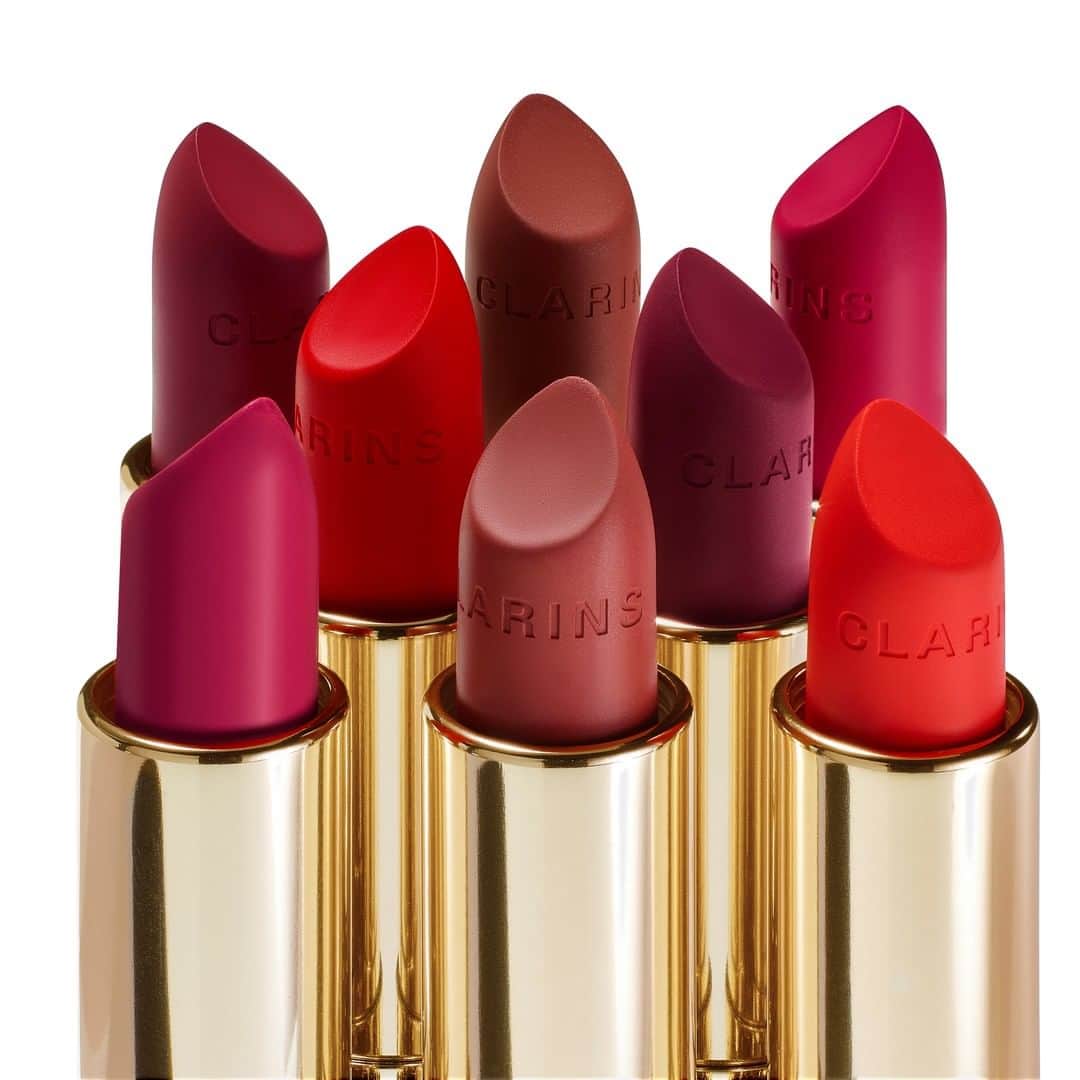 Clarins Méxicoさんのインスタグラム写真 - (Clarins MéxicoInstagram)「Deja un 💖 si quieres tener toda nuestra colección de Joli Rouge Velvet. 💄 ¿Sabes por qué es el lipstick perfecto? Porque es mate aterciopelado, no reseca los labios y tiene un color intenso. ¡No podrás resistirte a sus 11 tonos divinos! 😍 Llévatelo en el link de la bio. . . . #makeup #beauty #lips #vivoclarins #clarinscuidadeti #makeuptutorial #lipstick  #makeuplover #makeupaddict #skincare #style #cosmetics #makeup #maquillaje #instamakeup」12月2日 10時00分 - clarinsmx
