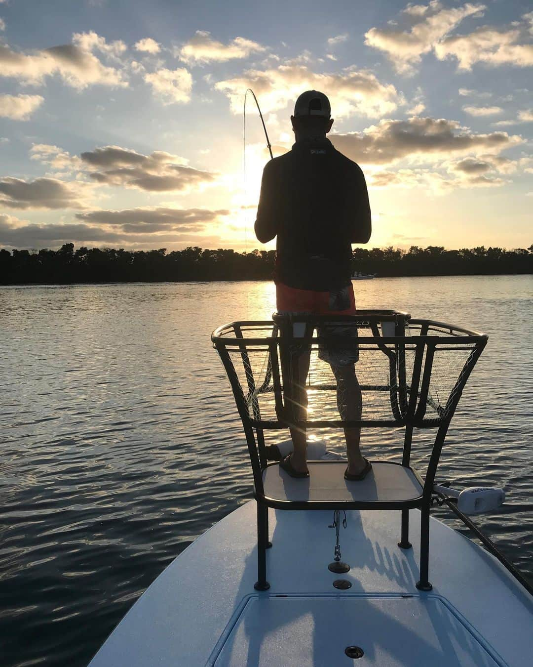 ケーシー・ストーナーさんのインスタグラム写真 - (ケーシー・ストーナーInstagram)「Managed to tick one off the bucket list yesterday afternoon/last-night. This one #tarpon dragged us through the canals of Islamorada for 4 hours! @harfinreelco」12月2日 10時26分 - official_cs27