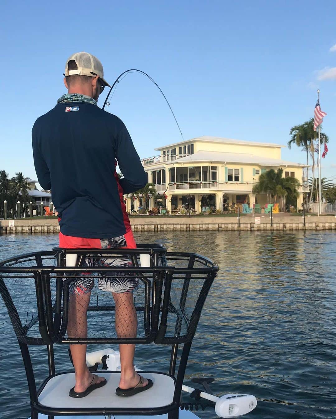 ケーシー・ストーナーさんのインスタグラム写真 - (ケーシー・ストーナーInstagram)「Managed to tick one off the bucket list yesterday afternoon/last-night. This one #tarpon dragged us through the canals of Islamorada for 4 hours! @harfinreelco」12月2日 10時26分 - official_cs27