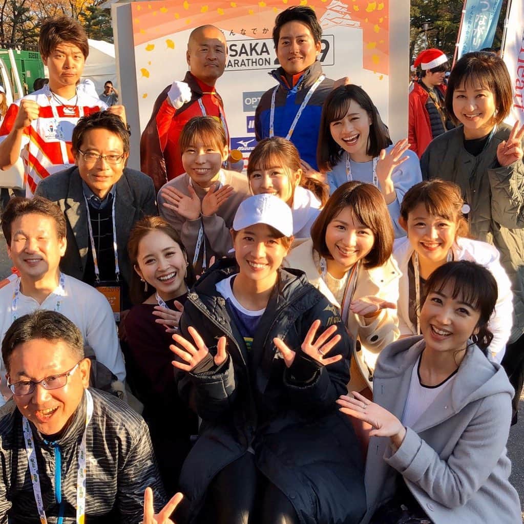 中村秀香のインスタグラム：「#大阪マラソン .  #虎谷温子 アナ ゴール直後の一枚です✨ .  本当に、本当に、お疲れ様でした！！ .  #すまたん」