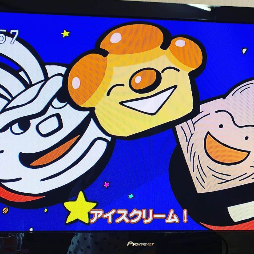 榊いずみさんのインスタグラム写真 - (榊いずみInstagram)「‪「うどんパン」初回OA見ました。涙！子供たちはハッピー、大人たちはしみじみ楽しんでくださいね！アニメーションが最高！池亜左美さん、天才！  NHKみんなのうた「うどんパン」の放送スケジュールをアップしてます。ぜひどこかでご覧くださいね！‬プロフィールからsakakiizumi.comに飛んで、お知らせへ！ ‪http://sakakiizumi.com/info/2019/12/oa.html‬ ‪#うどんパン #NHK #みんなのうた #榊いずみ #橘いずみ #佐藤亙 #池亜左美 ‬」12月2日 10時50分 - izumizmroom